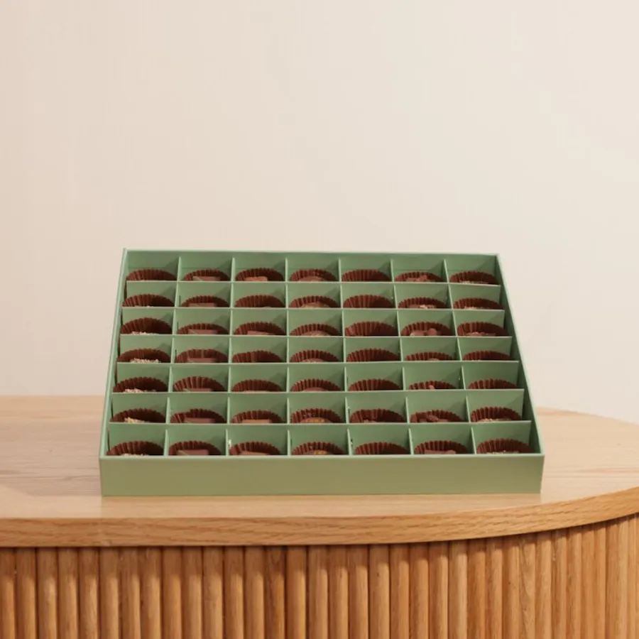 Abucci Chocolate Palm Box | 49 Pieces 3
