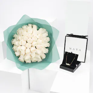 Nava My Beloved Mom Necklace | White Nava My Beloved Mom Necklace | White