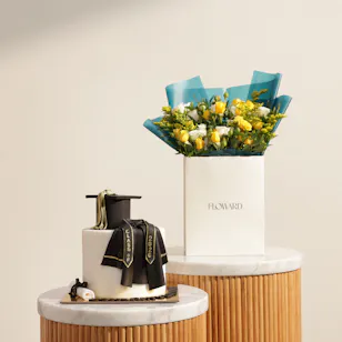 Floward Black and White Class of 2026 Graduation Cake | Shining Flowers Bouquet
