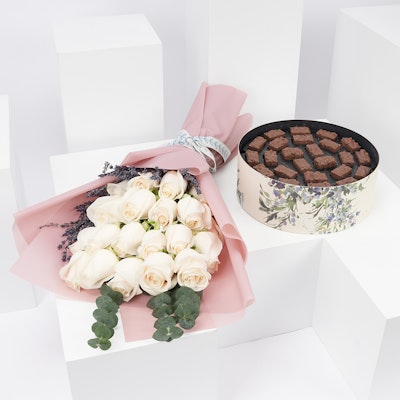 Hanoverian Chocolate of Your Choice & Bouquet 