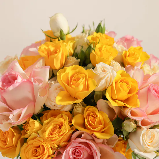 Amour Éclat Flower Vase