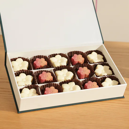 Sweet Charm Omani Women’s Day Gift Set