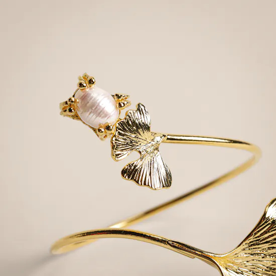 Lynyer Twisted Flora Pearl Gold Plated Bracelet