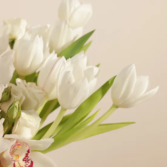 White Symphony Flowers Vase