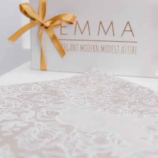 Emma French Lace Scarf | White Roses