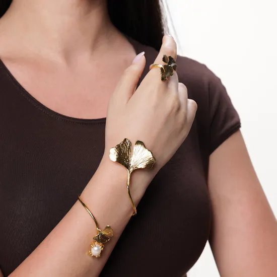 Lynyer Twisted Flora Pearl Gold Plated Bracelet