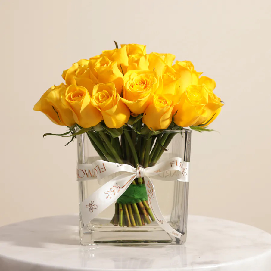 Golden Harmony Vase | 35 Roses 1