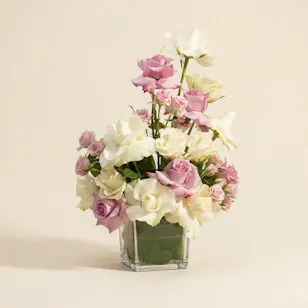 Serenity Roses Flower Vase Serenity Roses Flower Vase