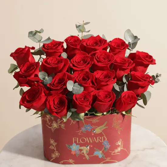 Almosafer 1000 Almosafer Points Gift Card | Whispers of Love Red Roses Box
