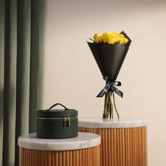 Feel Good Tea Green Leather Tea Bag Set | Soft Heartfelt Flower Bouquet