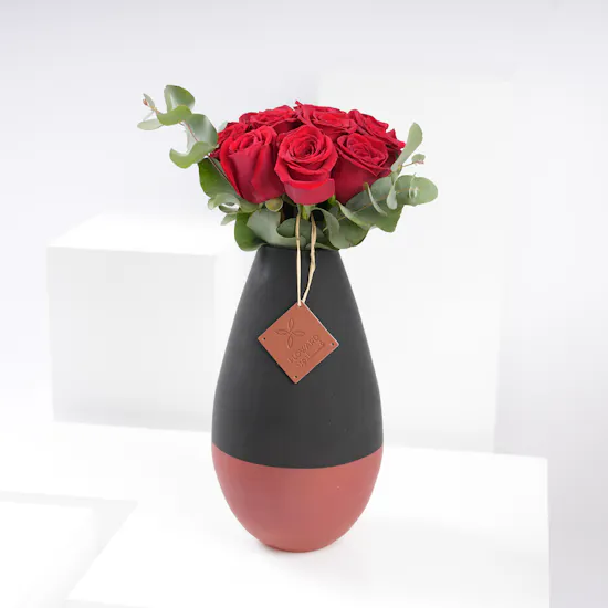 12 Red Roses | Black Vase