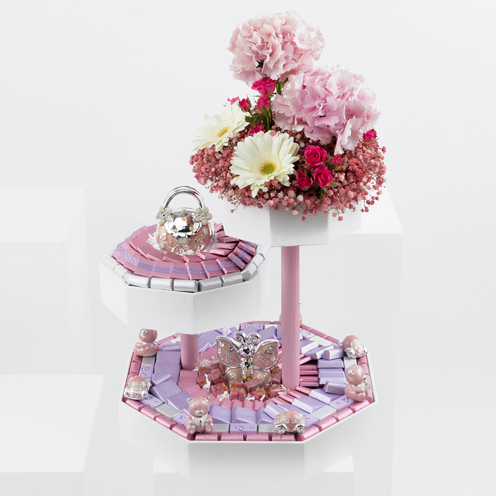 برج الشوكولاته الوردي