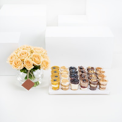 Secrets Mix Cup Cakes Tray | Peach Roses