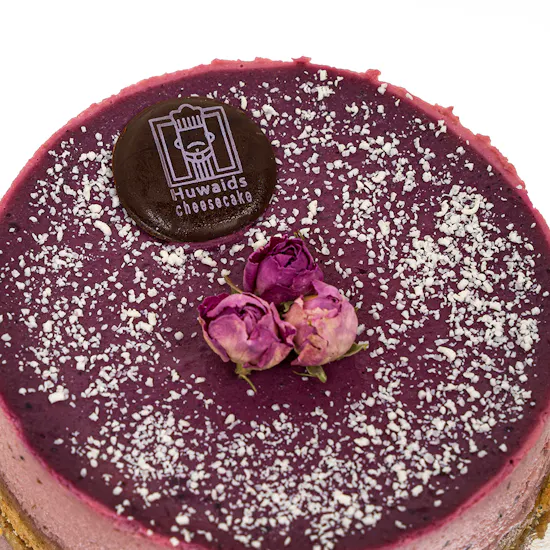 Huwaids Sweet Dream Cheesecake | Baby Rose Vase
