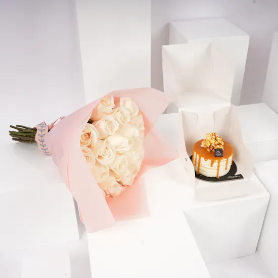 Chunk Salted Caramel Small Cake | Roses Bouquet