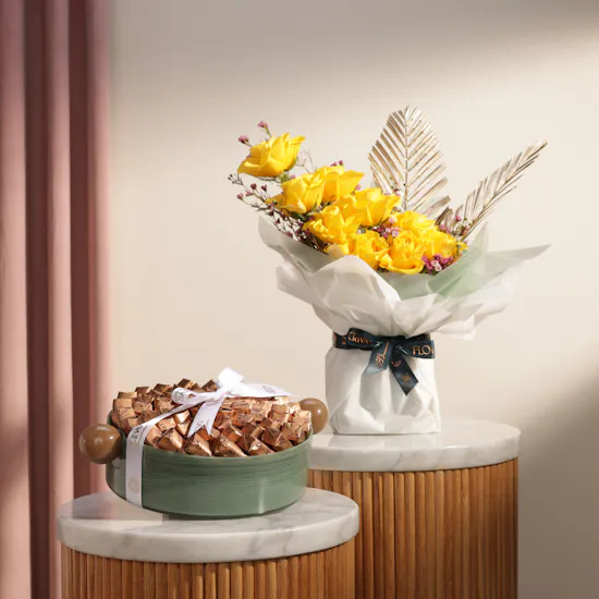 Levo Crepe Dentelle Chocolate Green Tray | Golden Joy Flower Bouquet
