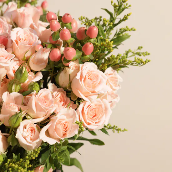 Rosy Garden Grace Flower Vase