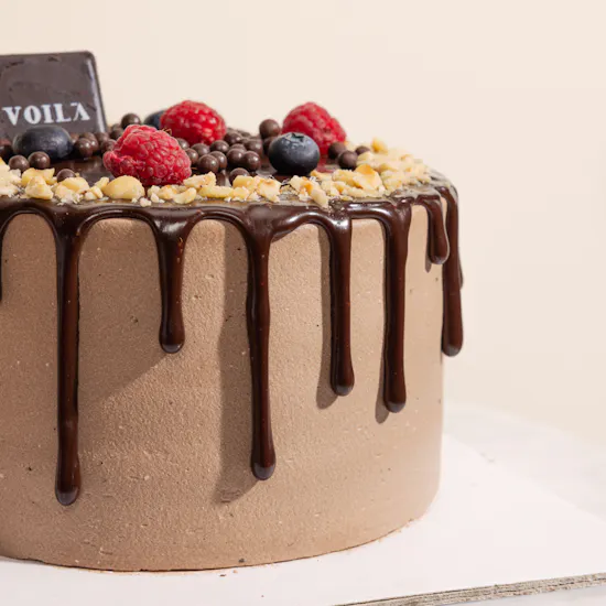 Voila Chocolate Cake | Super Dad Vase