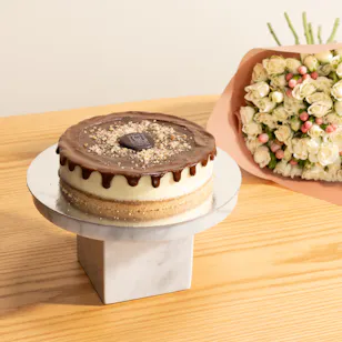 Huwaids Midnight Fantasy Cheesecake | Delicate Bouquet