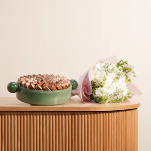 Levo Crepe Dentelle Chocolate Green Tray | Flowers Bouquet