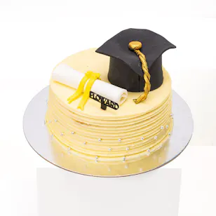 Floward Vanilla Sparkling Graduation Cake