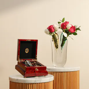 Saad Bashammakh Wooden Burgundy Box Set | Great Dignity Flowers Vase Saad Bashammakh Wooden Burgundy Box Set | Great Dignity Flowers Vase