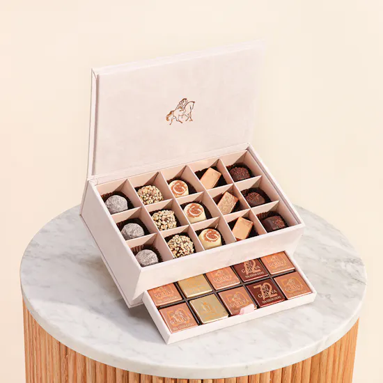 Godiva Small Beige Royal Chocolate Box