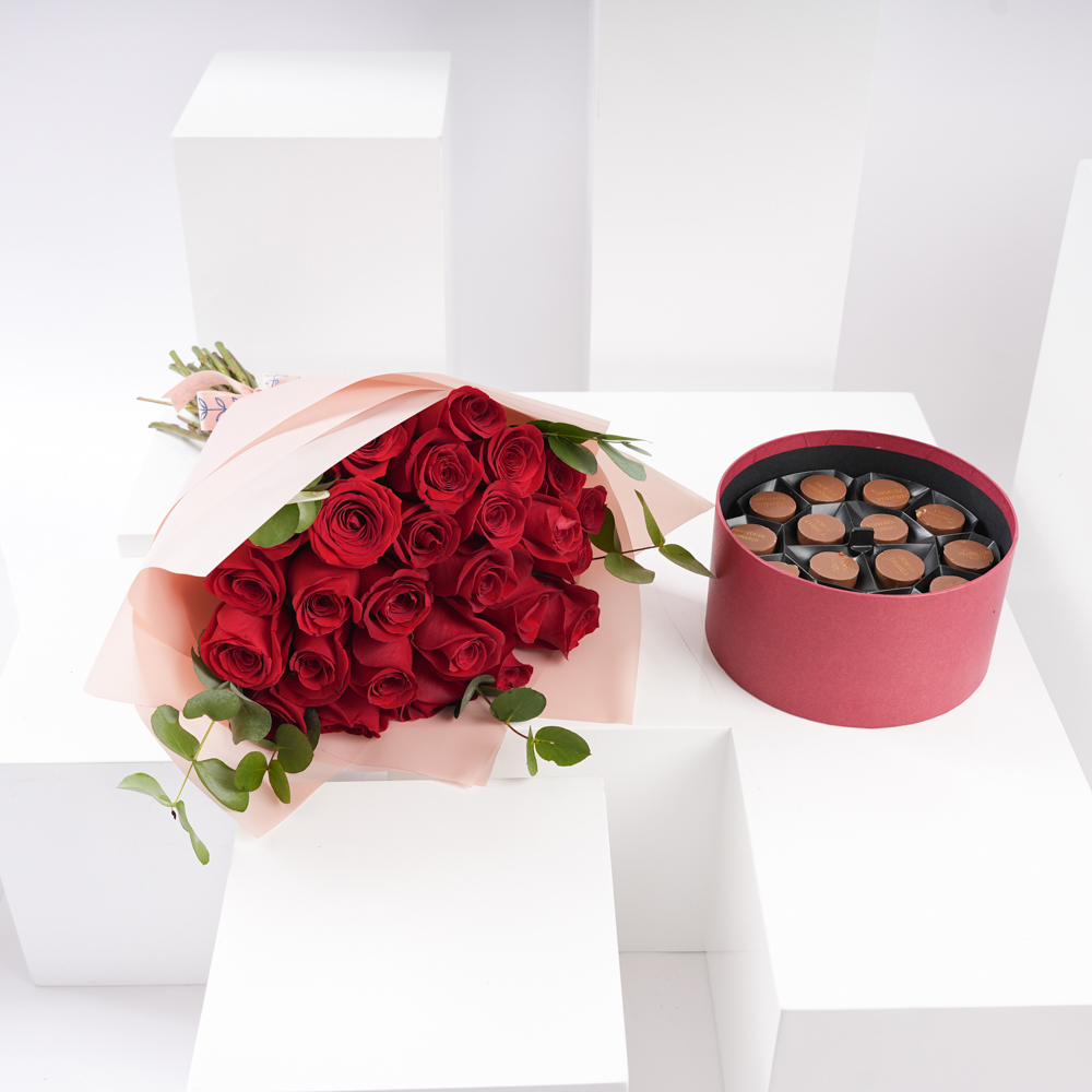 صندوق شوكولاتة براند مكس من هنوفيرين | باقة 25 جوري أحمر