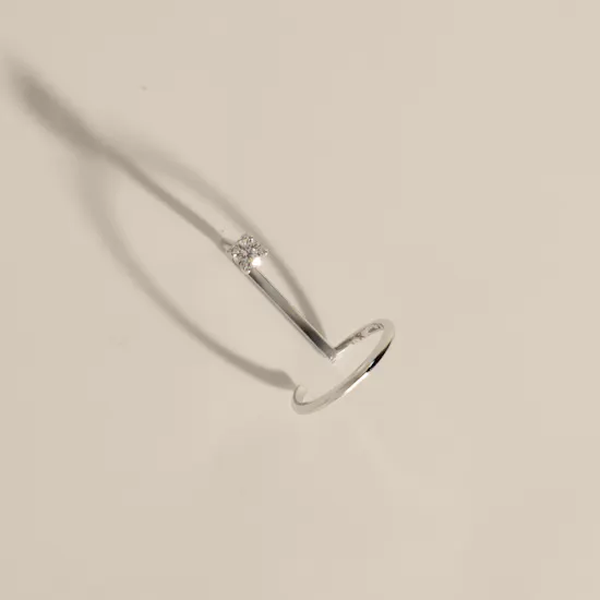 Floward Floating Diamond Nail Ring