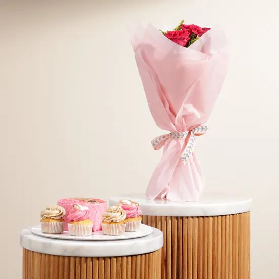 Crumbles Love you Cake | Bright Flowers Bouquet