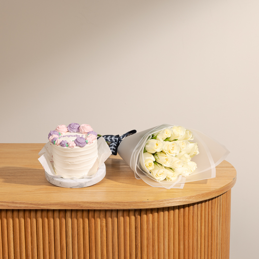 Nino's Bakery Congrats Cake | White Roses