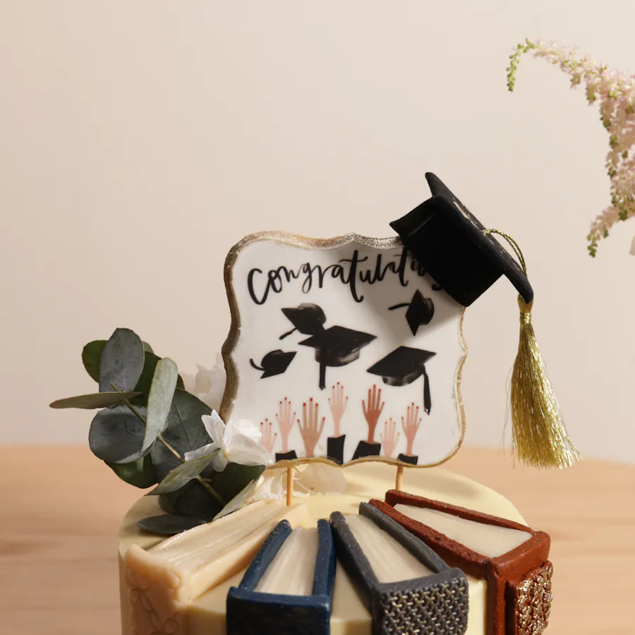 Sweet Atelier Big Graduation Cake | Flowers Vase 2