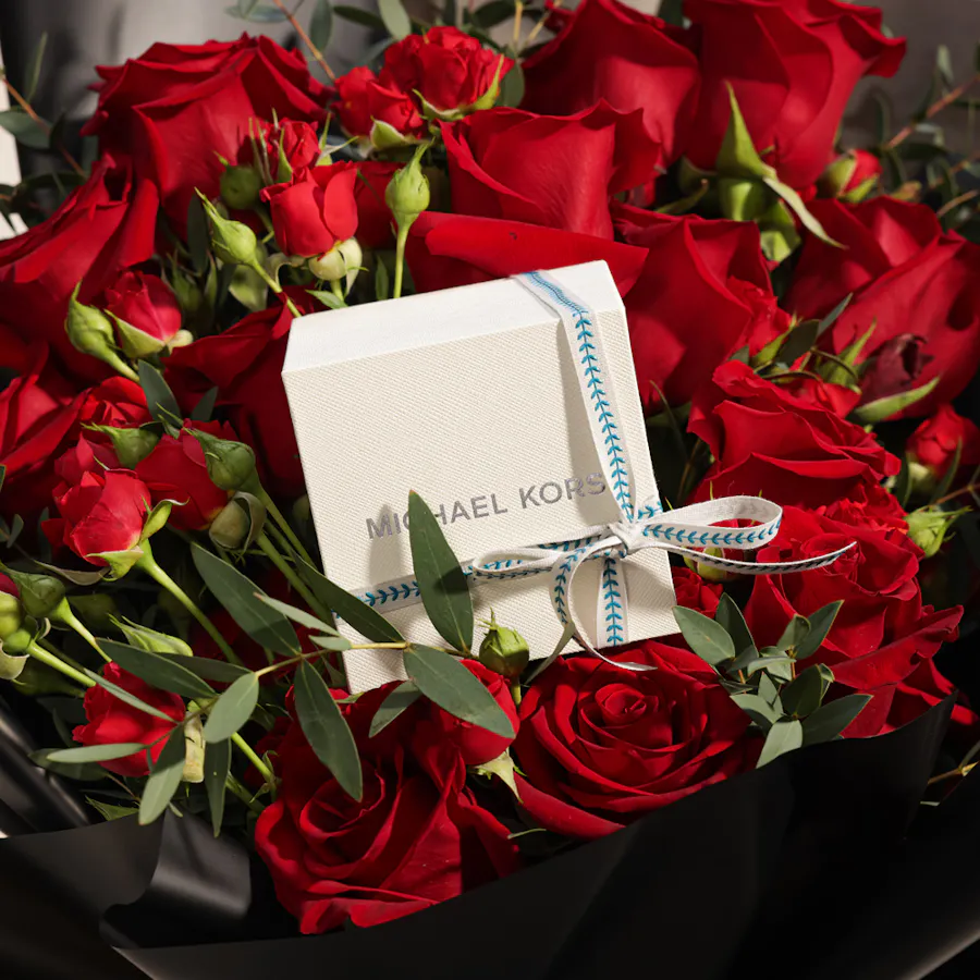 Michael Kors Women's Black Leather Watch | Red Roses Bouquet 3