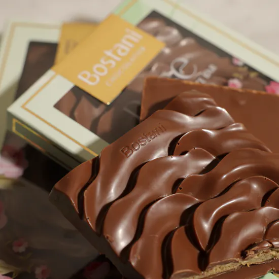 Bostani Pistachio Kunafa Chocolate Rose Bar | 100 gm