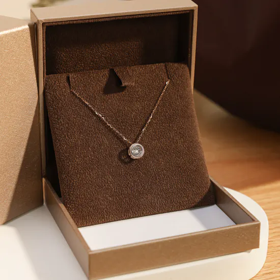 Kooheji Jewellery Omnia Rose Gold Necklace | Romantic Flowers Bouquet