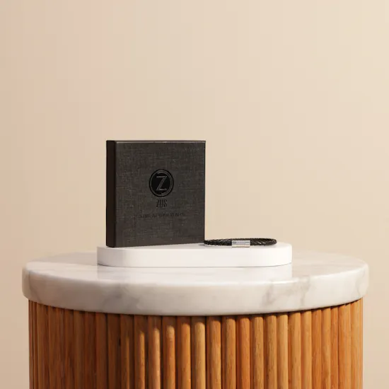 Zus Balck Single Wristband