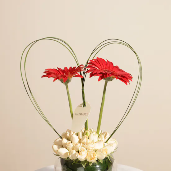 Laviviane Raspberry Vanilla Royal Cake | Glam Flower Vase