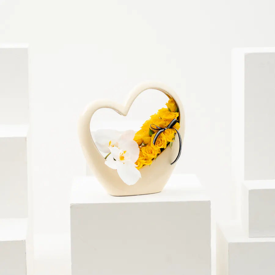 7 Yellow Baby Roses | Heart Vase 1