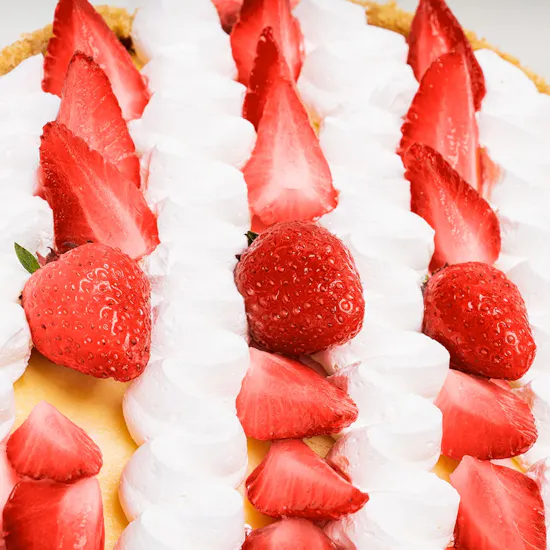 Floward Strawberry Cheesecake