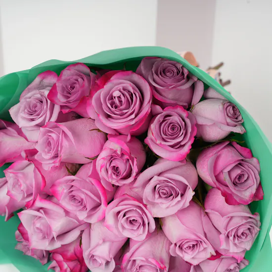 Chunk Crunchy Berries Small Cake | Purple Bouquet