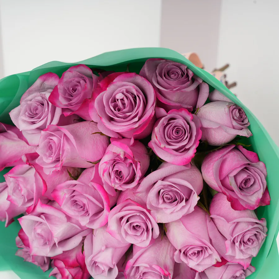 Chunk Crunchy Berries Small Cake | Purple Bouquet 5