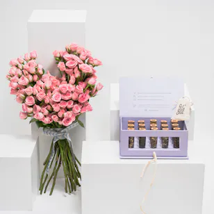 Feel Good Tea Lavender Discovery Box | 25 Pink Baby Roses Bouquet