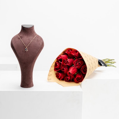 L'azurde Letter S Necklace | 12 Red Roses
