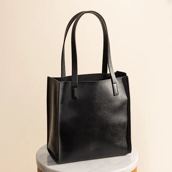 Minilet Black Basic Tote Bag