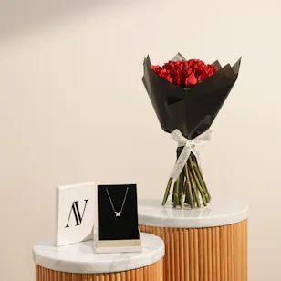 AV Jewelry Gold Necklace | Charming Flowers Bouquet