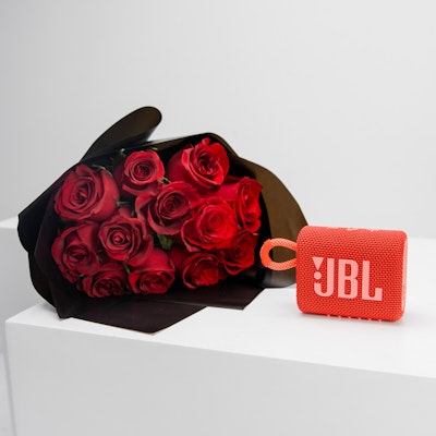 JBL GO 3 Red Portable Bluetooth Speaker with 12 Red Roses