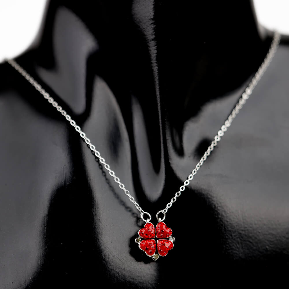 ZUS Magnetic Folding Four Hearts Necklace