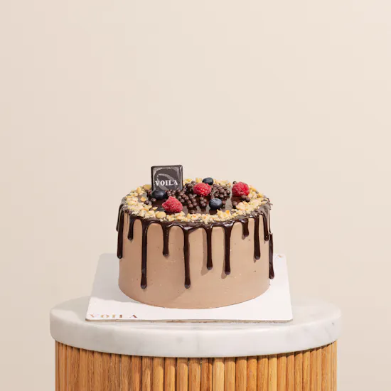 Voila Chocolate Cake | Super Dad Vase