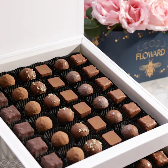 Sweetzerland Prestige Blue Chocolate Box | Smooth Melody Flower Box