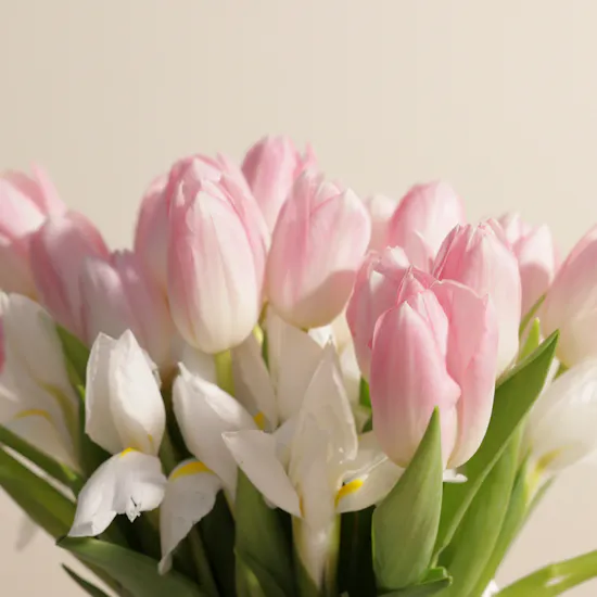 Hanoverian Mix Chocolates Box | Tulip & Iris
